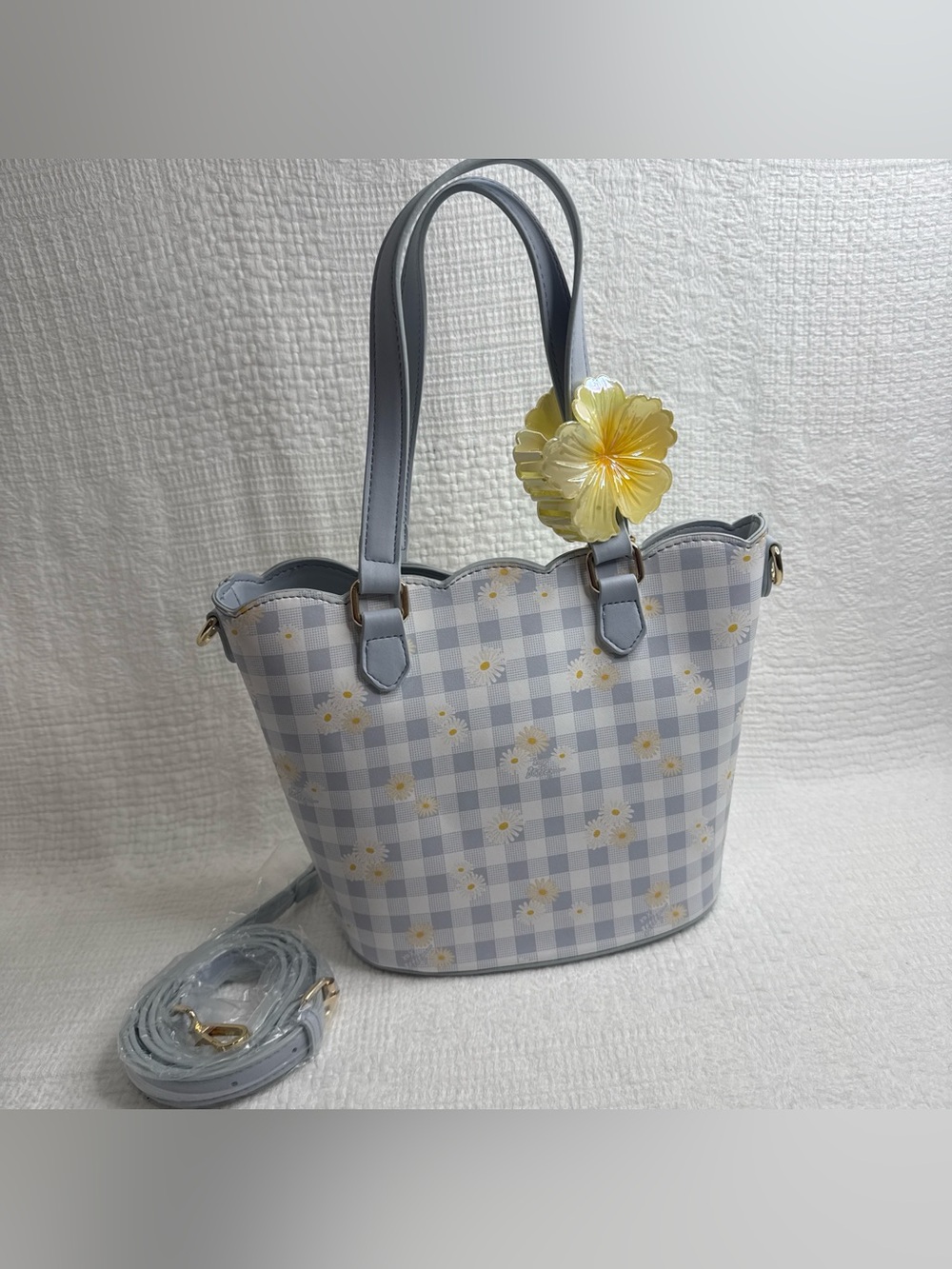 Betsey Johnson Blue Gingham Daisy XOBLOOM w/ Detachable Strap & Charm 🌼 - Picture 5 of 8